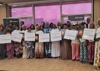 Autonomisation : La Fondation Orange célèbre les lauréates des “Coups de Pouce 2025” avec la remise de huit chèques de 5000 000 GNF