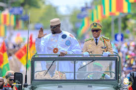 Mamadi Doumbouya jure de « respecter et de faire respecter scrupuleusement la Constitution »