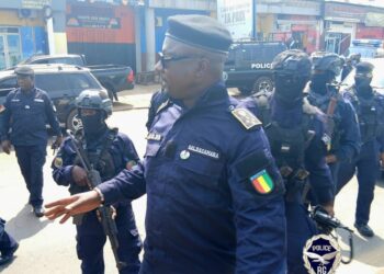 Déguerpissement, le DG de la police à ses agents : « Ne répondez pas à la provocation, mais il faut que la force reste à la loi »