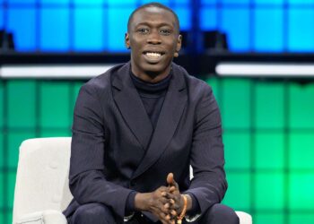 Khaby Lame vend sa marque à près d’un milliard de dollars et entre dans l’ère du double numérique