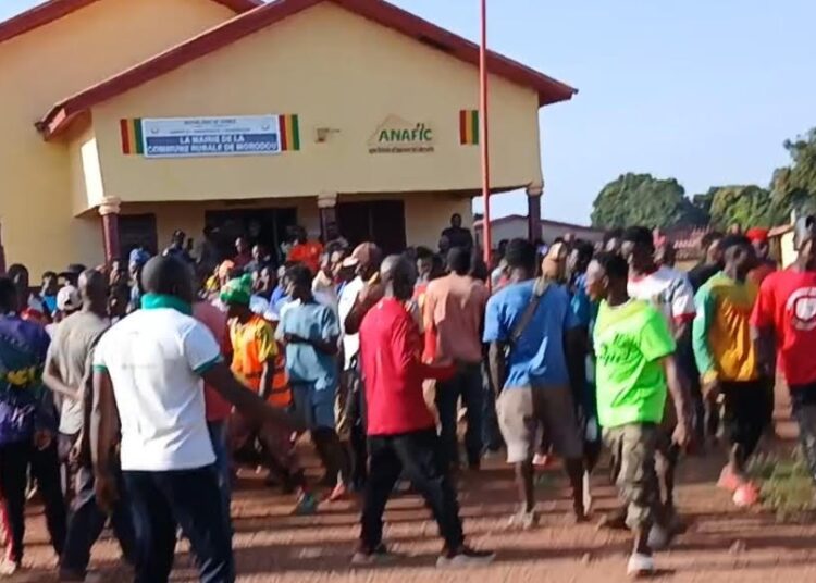 Conflit domanial à Mandiana : un homme tué par un calibre 12, le sous-préfet dépassé par la colère des populations