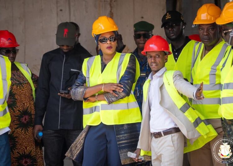 La ministre Diaka Sidibé sur des chantiers à l’intérieur du pays : « Les délais contractuels sont largement dépassés par faute de paiement »