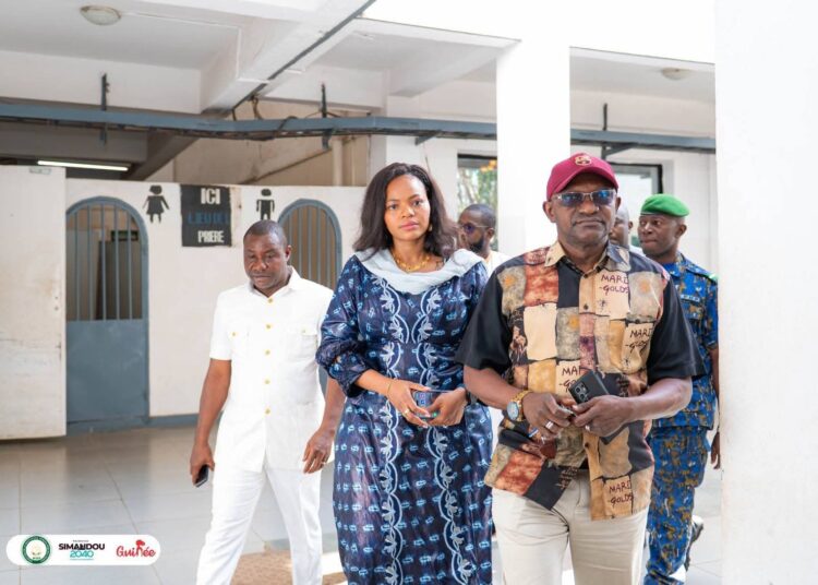 À peine installée, Khaité Sall passe à l’action : « prise en charge totale » pour la légende du Syli, Petit Sory