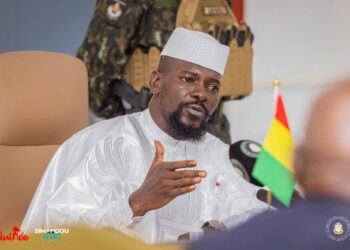 Le président Doumbouya veut « garantir la crédibilité du processus démocratique » en Guinée