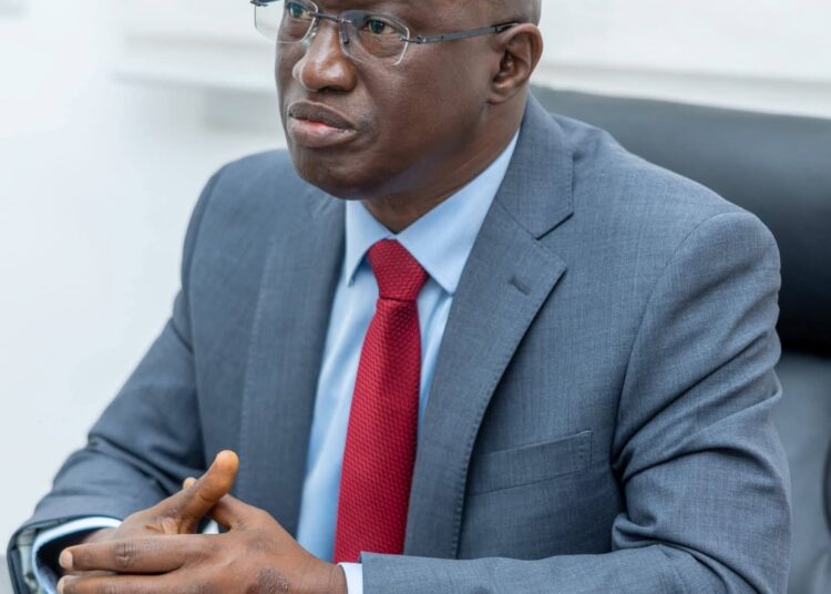 Lancement de la première centrale solaire photovoltaïque en Guinée : le ministre de l’Énergie assure que le projet ne sera pas comme Garafiri